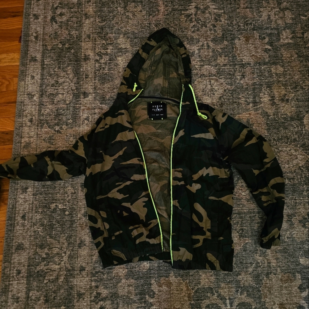 Womens lightweight Jacket Camo Medium Denim and Flower brand